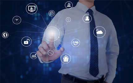 CRM系統幫助企業實現從“紅海”到“藍?！钡目缭? onerror=